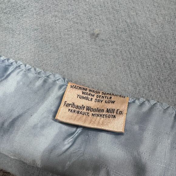Vintage Faribault Faribo Light Blue Blanket Satin Trim Acrylic 88”x78” Full Sz - Picture 4 of 5